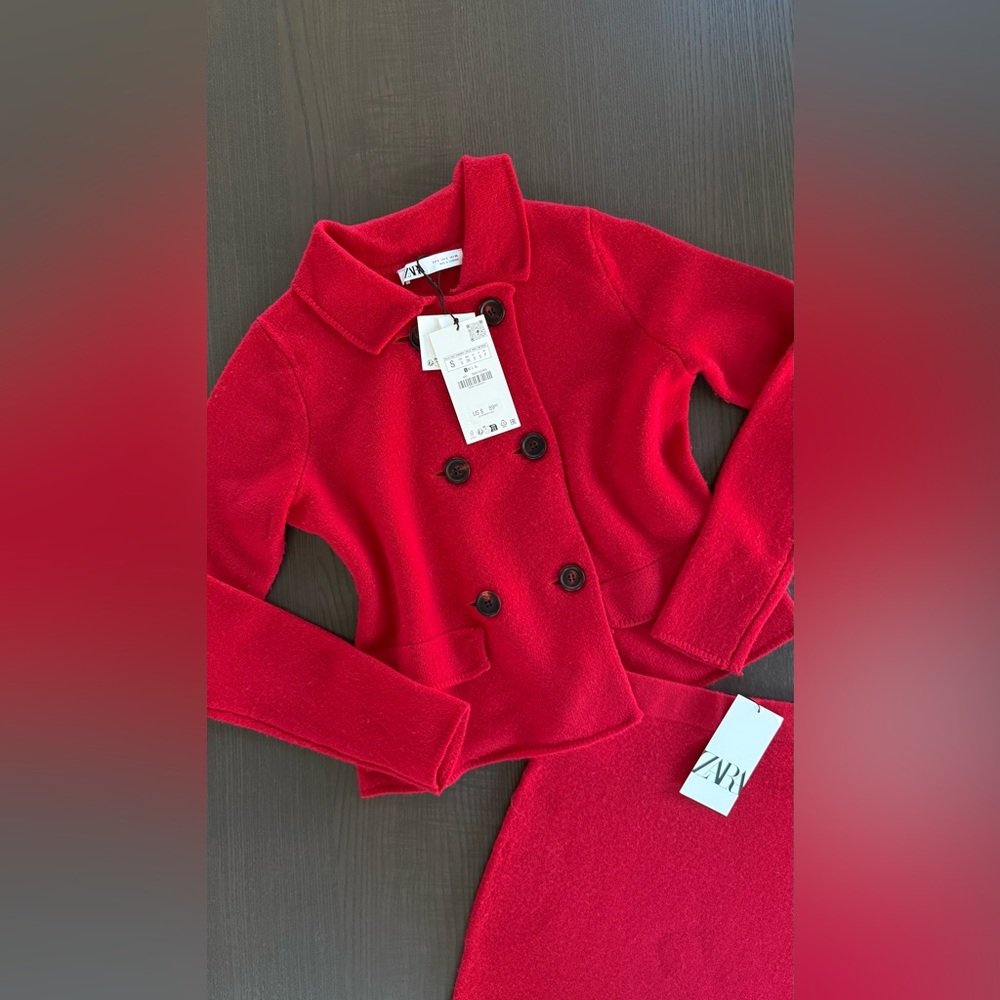 Zara Scarlet Blazer and Skirt Ensemble - Picture 3 of 12